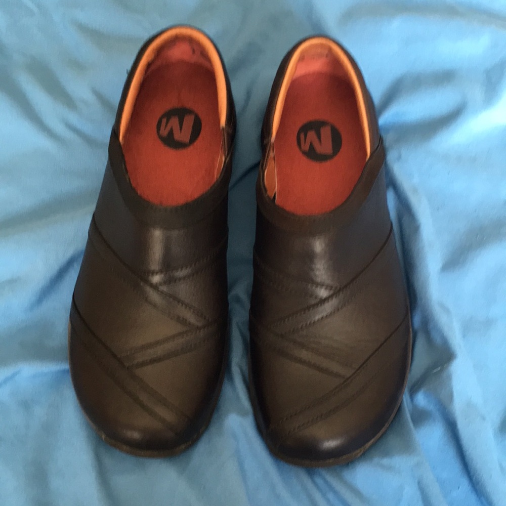 Brown Leather Merrell Encore size 8.5 USA